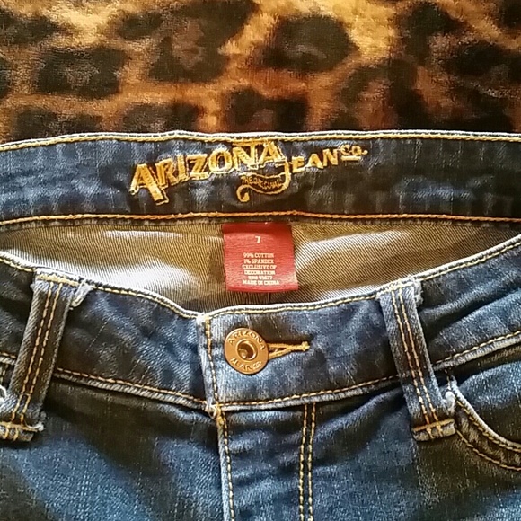 Shorts - Picture 3 of 3